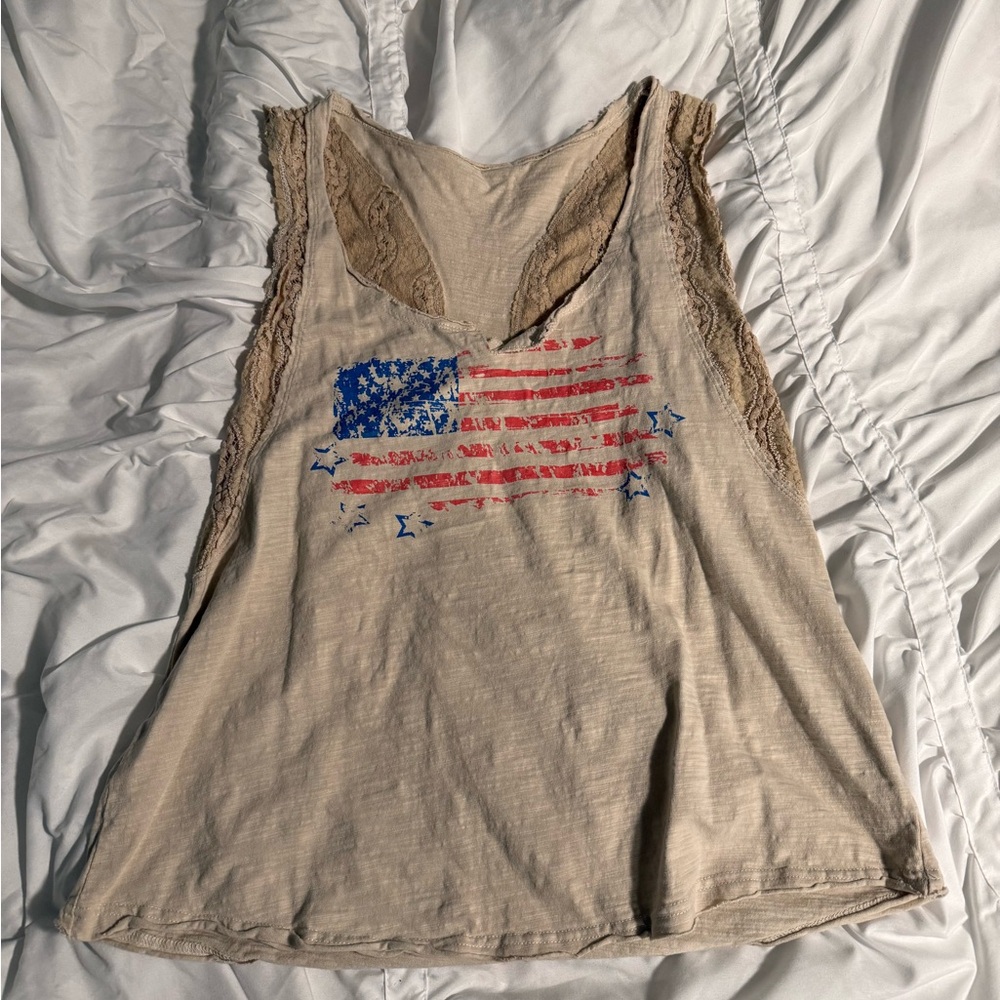 10 Items for $20: SHEIN Beige Lace Trim Tank Top with Flag Design